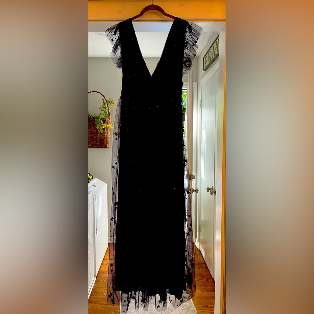 - Soieblu Navy Formal beaded Gown dress. Size Med. V neck short sleeve. Wo…